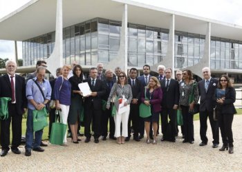 SINDARE e da AUDIFISCO participam da protocolização de representação contra o Ministro Paulo Guedes