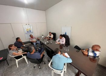 Após reunião entre representantes das categorias, diretores do Sindare e da Audifisco também se reúnem em clima de insatisfação