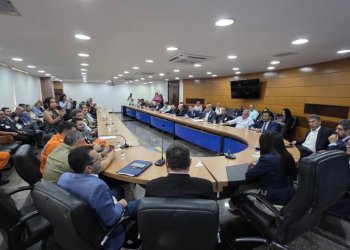 Governo Laurez se compromete a concluir estudos técnicos e enviar PEC do Teto à Assembleia até dia 10 de novembro 