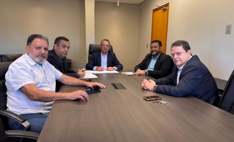 Representantes do SINDARE, da AUDIFISCO e do SINDIFISCAL, se reúnem com o Secretário da Fazenda e com o Superintendente Geral de Contabilidade. Redaf, Pedaaf e outras gratificações em pauta