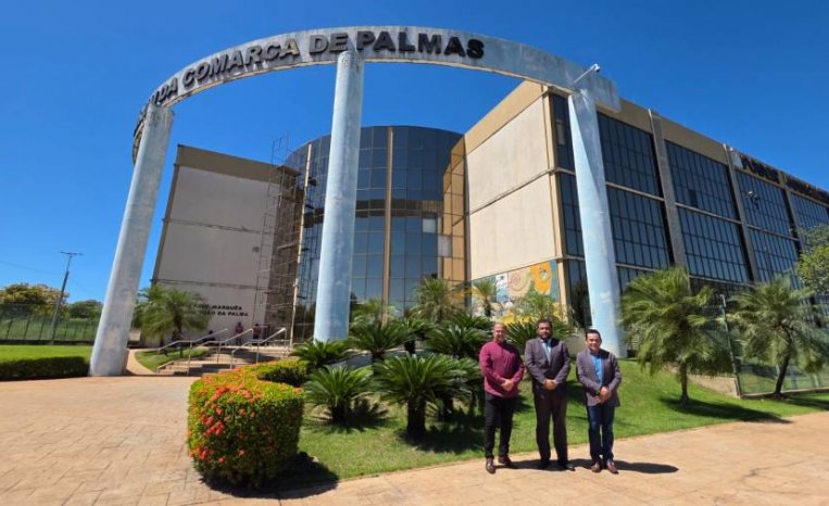 Diretores do SINDARE e da AUDIFISCO acompanham andamento de ação judicial no Fórum de Palmas e Justiça determina cumprimento de sentença